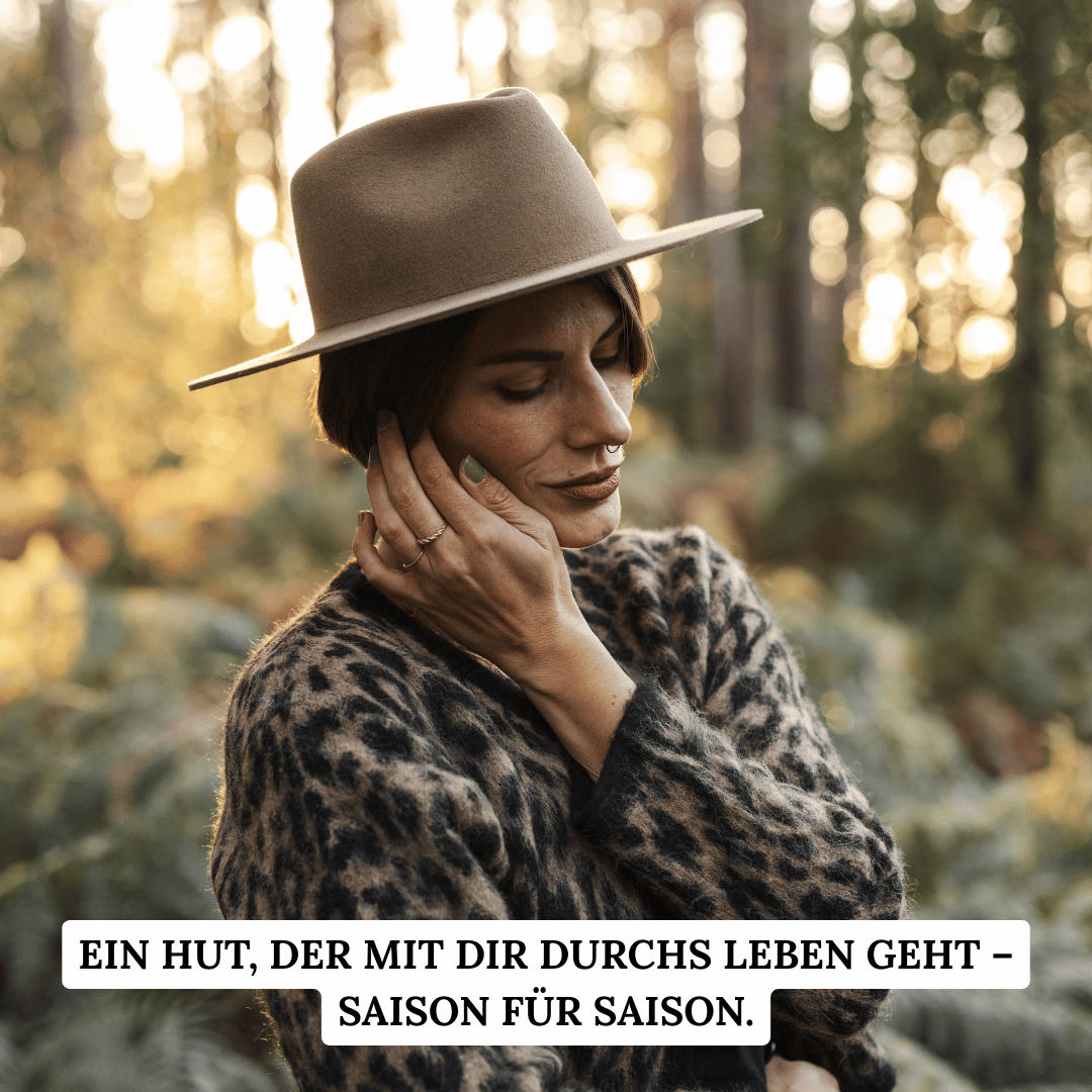 Colima - brauner Fedora Hut für Frauen mit steifer & gerader Krempe - Wollfilz Damenhut in Desert Brown - Nimanita Hats & Accessoires - Hüte für Frauen - - Credit Kleinstadtfotos
