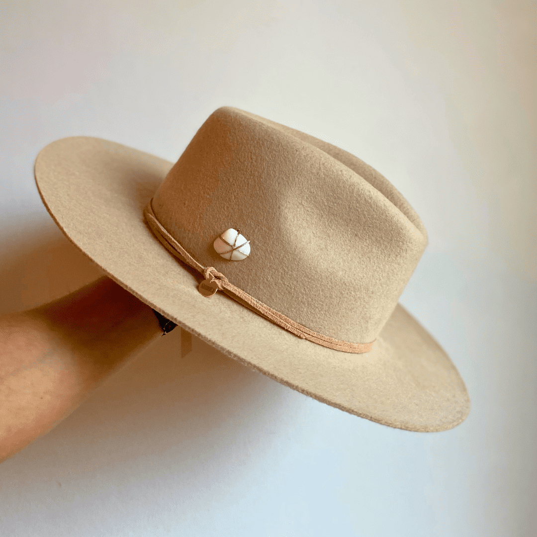 HutPersonalisierung_NimanitaHatsforstrongwomen-PersonalisierungvonHutModelSayulita-3