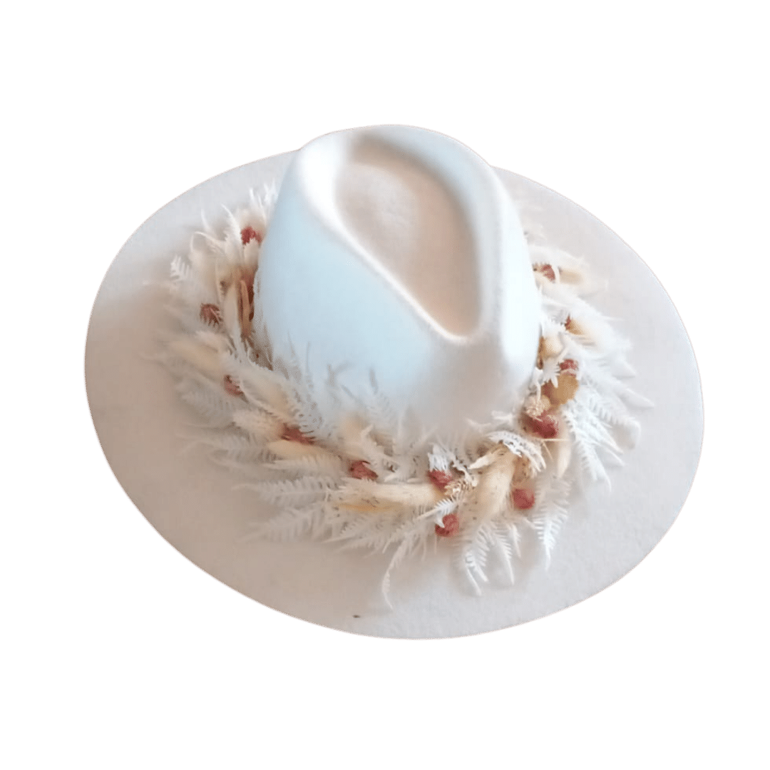 Novia_Fedora Braut Hut in weiß mit Blumenkranz aus Trockenblumen_Flowercrown Hat_ weißer Wollfilz Hochzeitshut für die Braut_Nimanita Hats & Accessoires - Hüte für Frauen_ Fedora Damenhut_ Braut Hut - Wedding Hat- Boho Hochzeit - Hut von oben