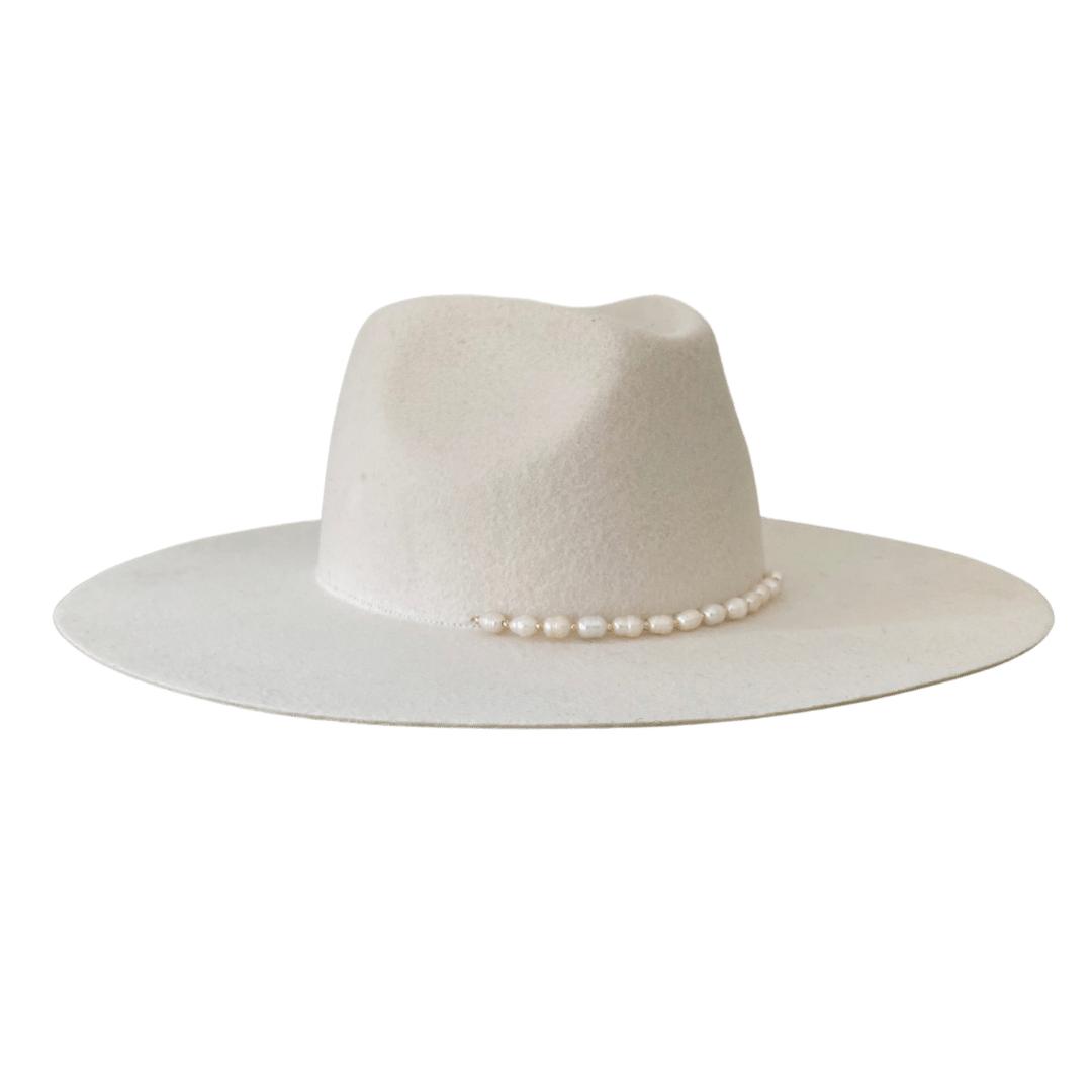 Novia_Fedora Braut Hut in weiß mit Süßwasserperlen Hutband_ weißer Wollfilz Hochzeitshut für die Braut_Nimanita Hats & Accessoires - Hüte für Frauen_ Fedora Damenhut_ Braut Hut - Wedding Hat- Boho Hochzeit - Hut von vorne seite