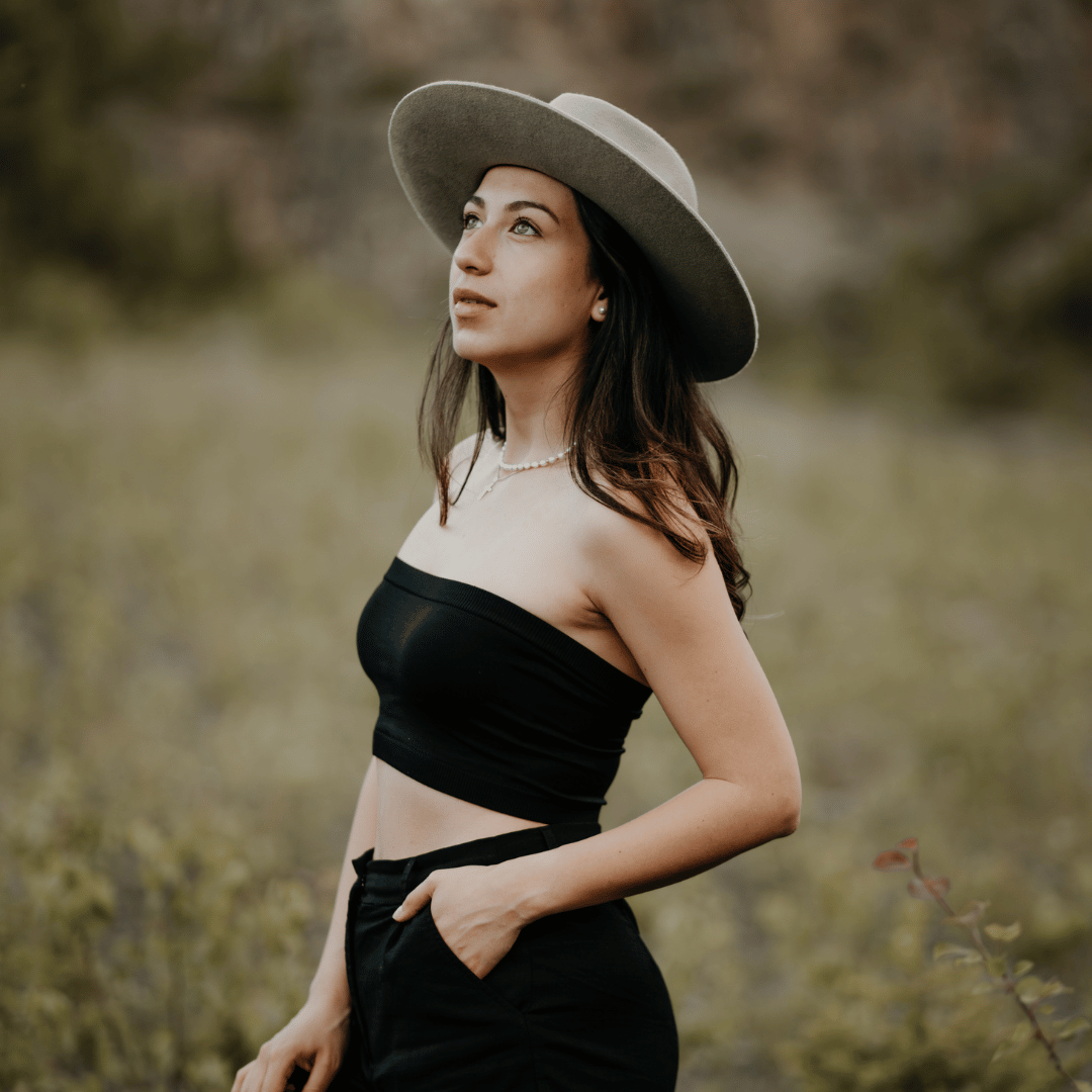 Sinaloa | Fedora Hut für Frauen in der Farbe Safari - Fedora Damenhut mit breiter und steifer Krempe - Nimanita Hats &Accessoires - Hats for strong women - Hüte für Frauen - heller Fedora Hut -