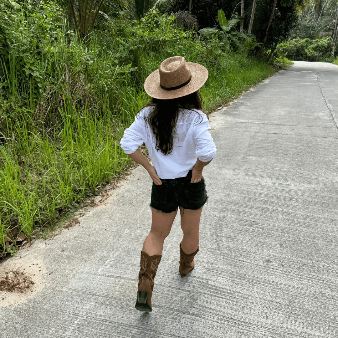 Sonora Habano - Fedora Strohhut in der Farbe Habano für Frauen aus 100% Iraca Palme mit braunem Wildleder Hutband | Damenhut | Strohhut | Sommerhut | Modell Sonora | Nimanita Hats & Accessoires - Hüte für Frauen