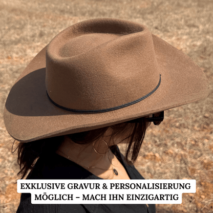 Coahulia - Desert Brown - Western Hut für Frauen mit Fedora Krone aus 100% premium Wollfilz -  Farbe creme - Sommerhut, Winterhut, Westernstil - gehärtete nach obergebogene breite Krempe - Countrystil, Westernstyle für Frauen - handgefertigt in Portugal.