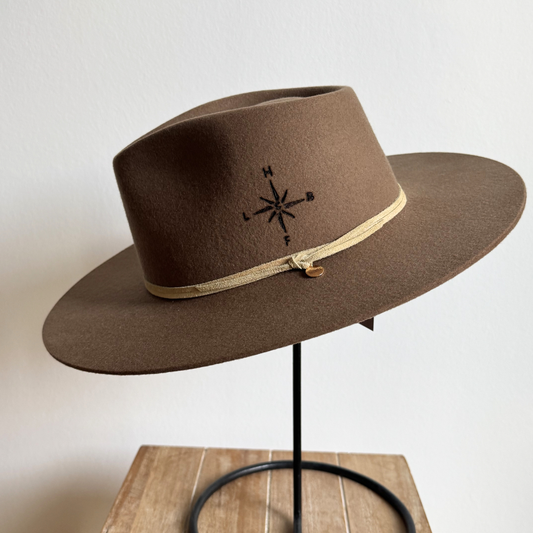 Personalisierter Fedora Hut für Frauen mit Gravur - Nimanita Hats - Hats for women