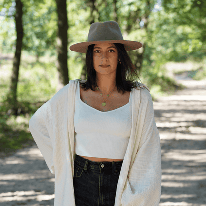 Puebla Fedora Hut für Frauen | Damenhut | Fedora Damenhut aus 100% Wolle | Farbe Nutria | Grauer Fedora Hut für Frauen | bereite Krempe | Handarbeit | modisches Accessoires