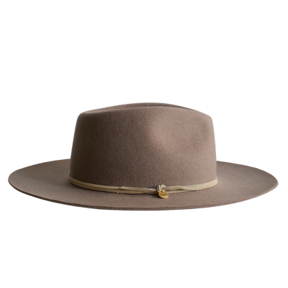 Grauer Fedora Hut für Frauen aus 100% Wolle mit beigem Leder Hutband | Fedora Damenhut Farbe Nutria | Model Puebla | Nimanita Hats & Accessoires - Hüte für Frauen